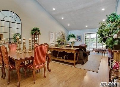 5th image of 210 Hornbill Dr