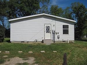 3rd image of 98 Circle Ln