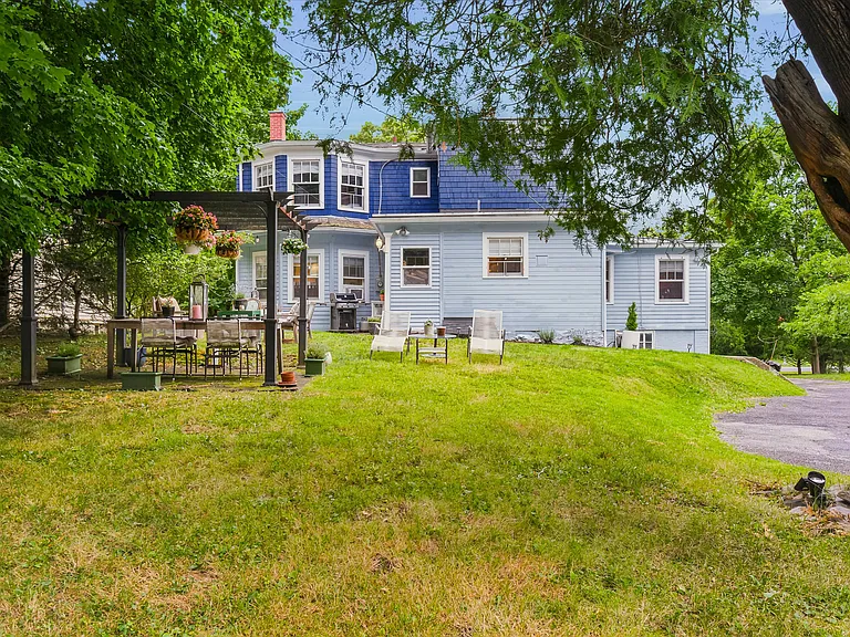 108 Hooker Ave — Photo 42