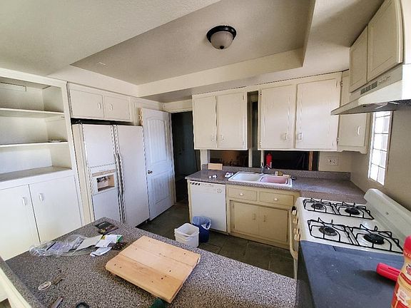 5th image of 16493 Allthorn St