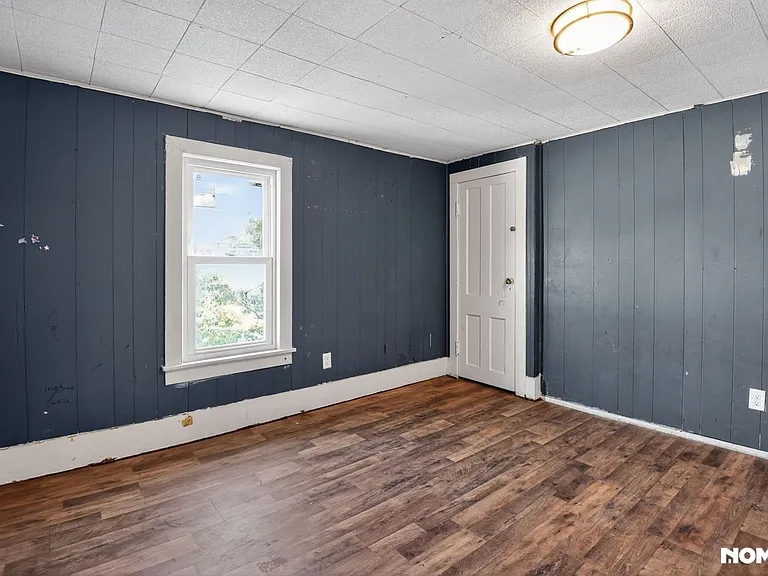 920 S Matthew St — Photo 12