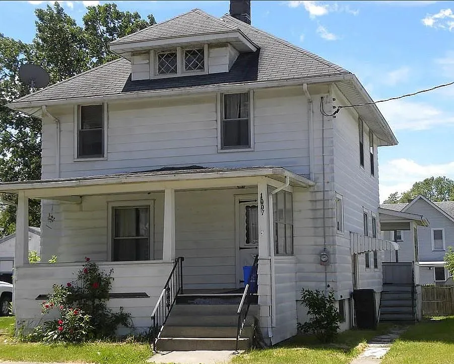 1007 Magee St photo 1