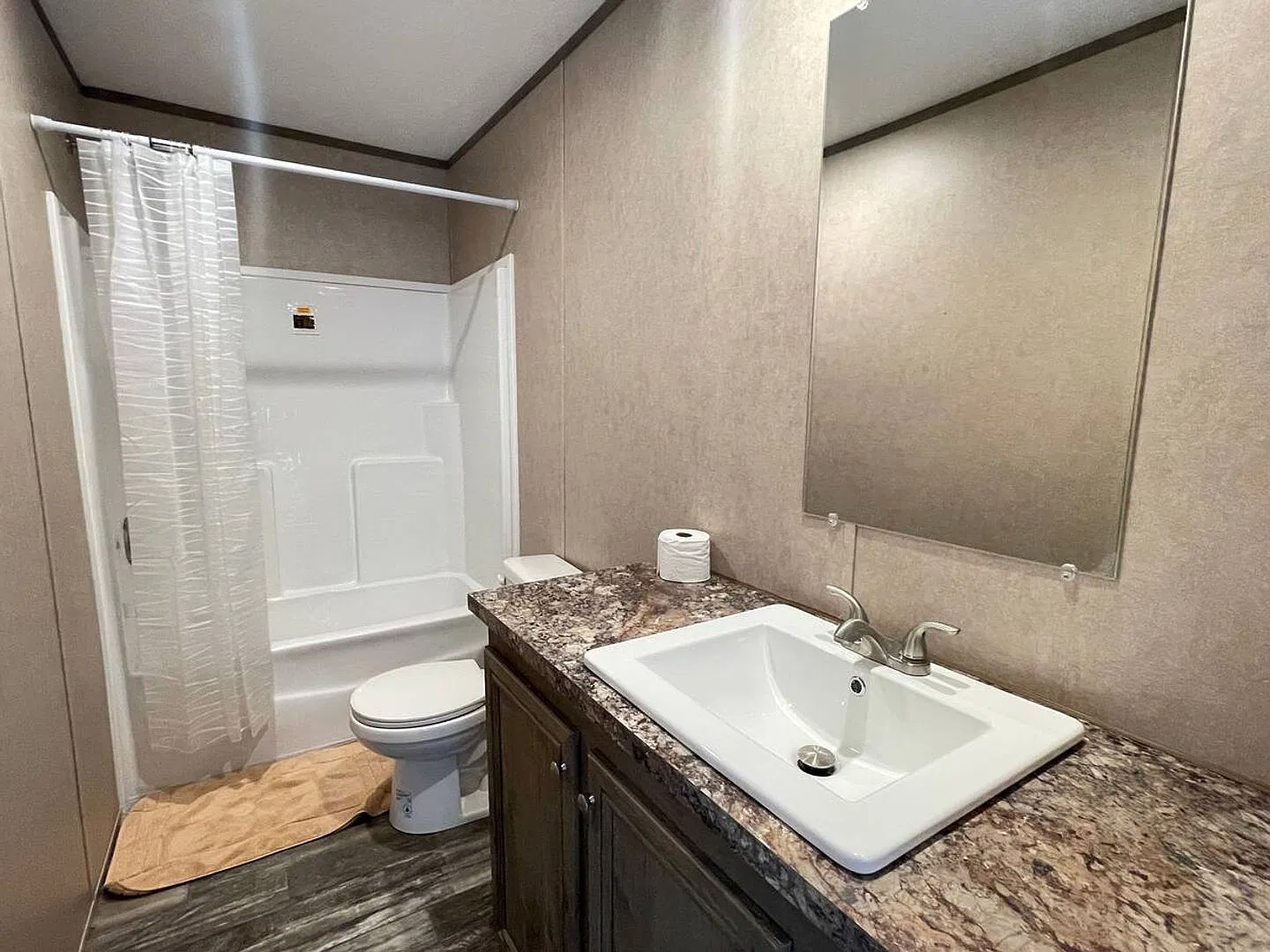 2 bedroom /2 bathroom — Photo 3