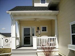 2nd image of 202 15th Ave E