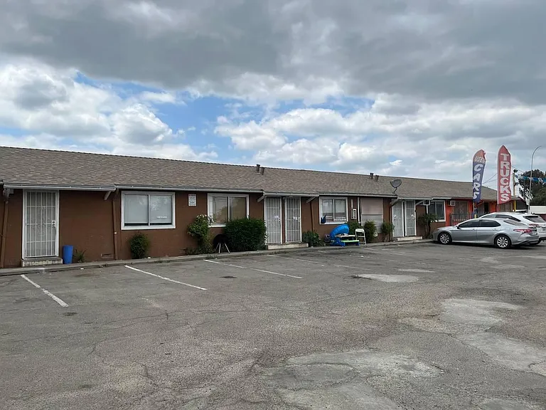 901 Zeff Rd — Photo 8