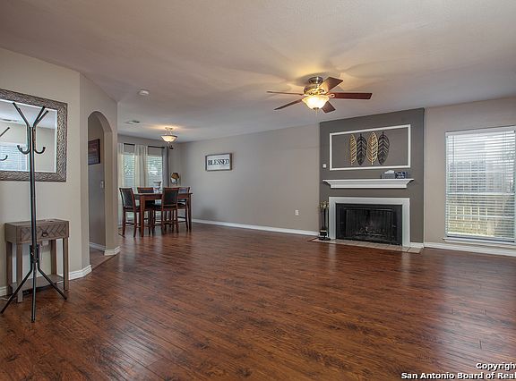 3rd image of 16446 Ross Oak St