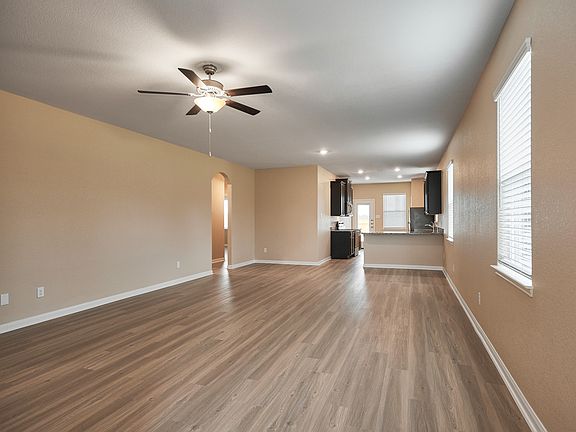 4th image of 22106 Lost Lantern Dr