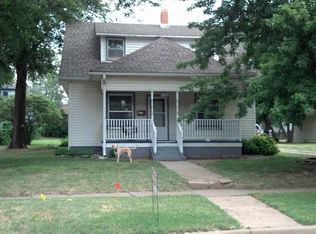 211 W 8th St, Ellsworth, KS 67439