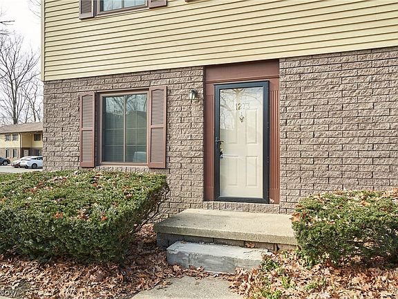 2nd image of 1273 Front St