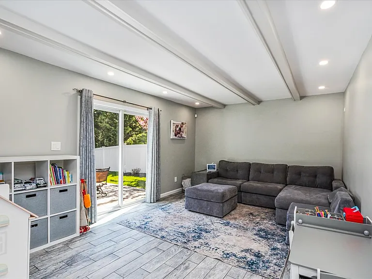 Eldorado Dr — Photo 11