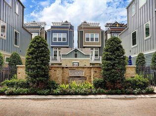 704 N Shepherd Dr, Houston, TX 77007