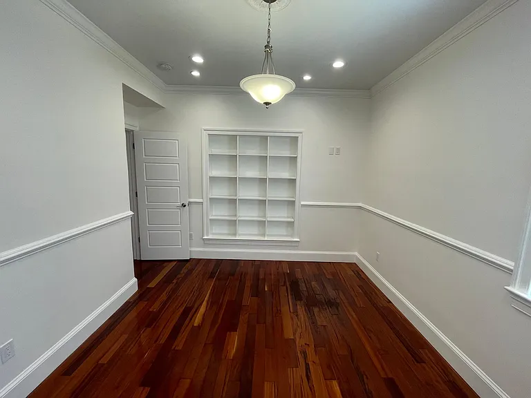 7500 Main St #B — Photo 3