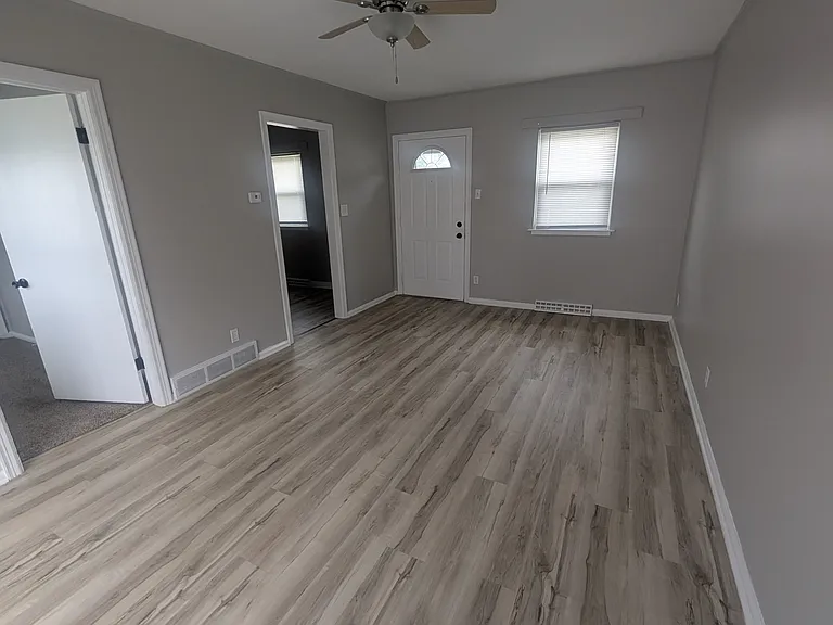 117 W Graham Ave — Photo 10