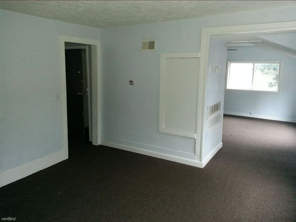 1st image of 117 Deloney Ave SW #1