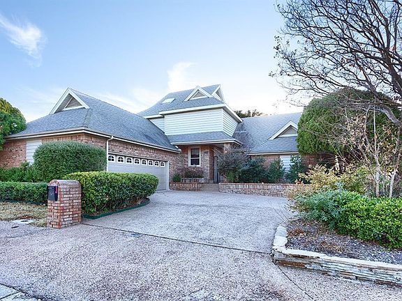 3rd image of 14873 Oaks North Pl