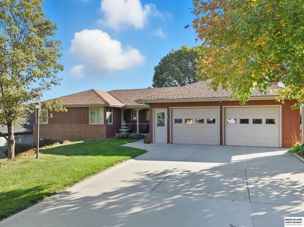 1172 S 16th St, Blair, NE 68008