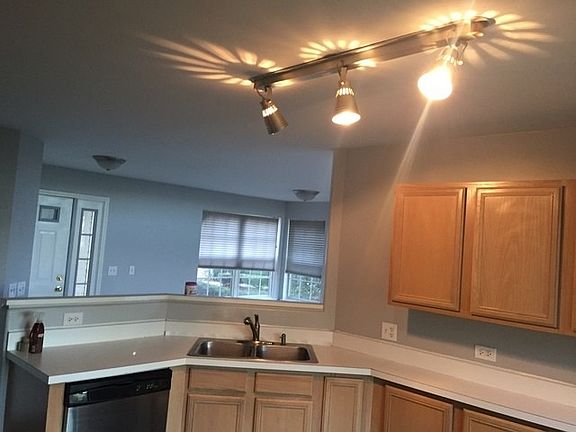 5th image of 9441 Brockton Ln #1