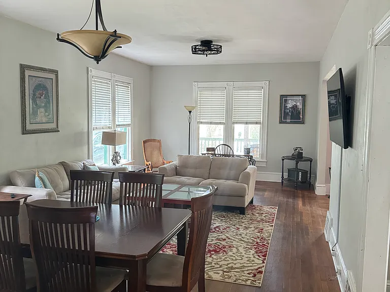 325 E Rich Ave — Photo 2