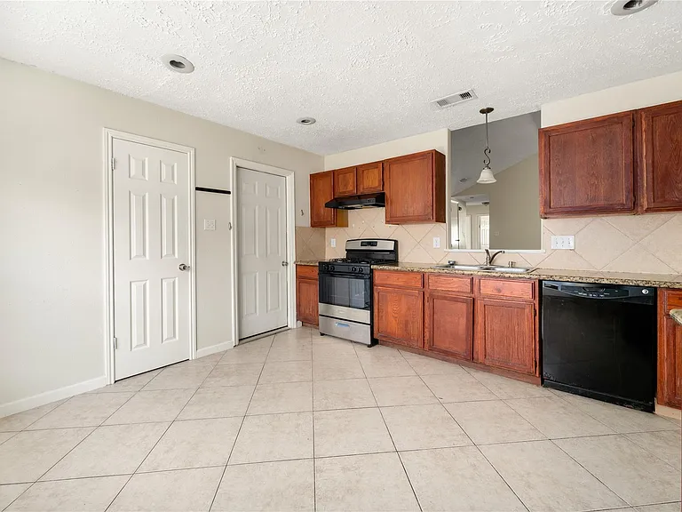 2603 Hollymist Dr — Photo 21