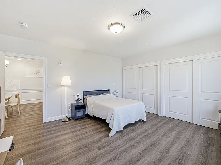 320 Middlesex Ave #D208 — Photo 20