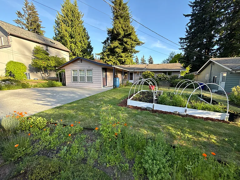 516 47th St SE — Photo 14