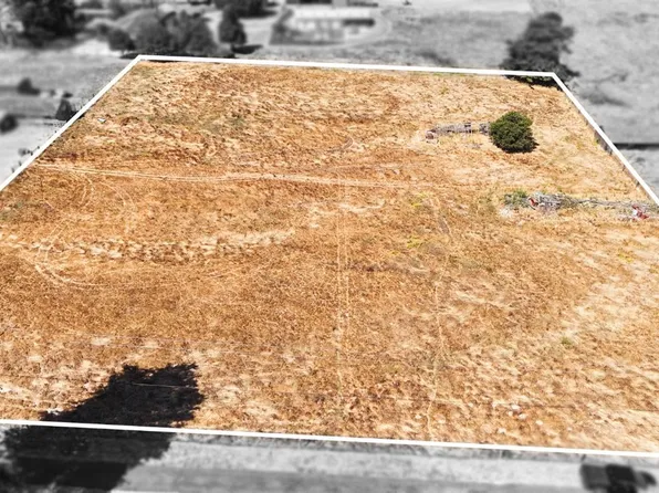 1510 Eastman Ln, Petaluma, CA 94952