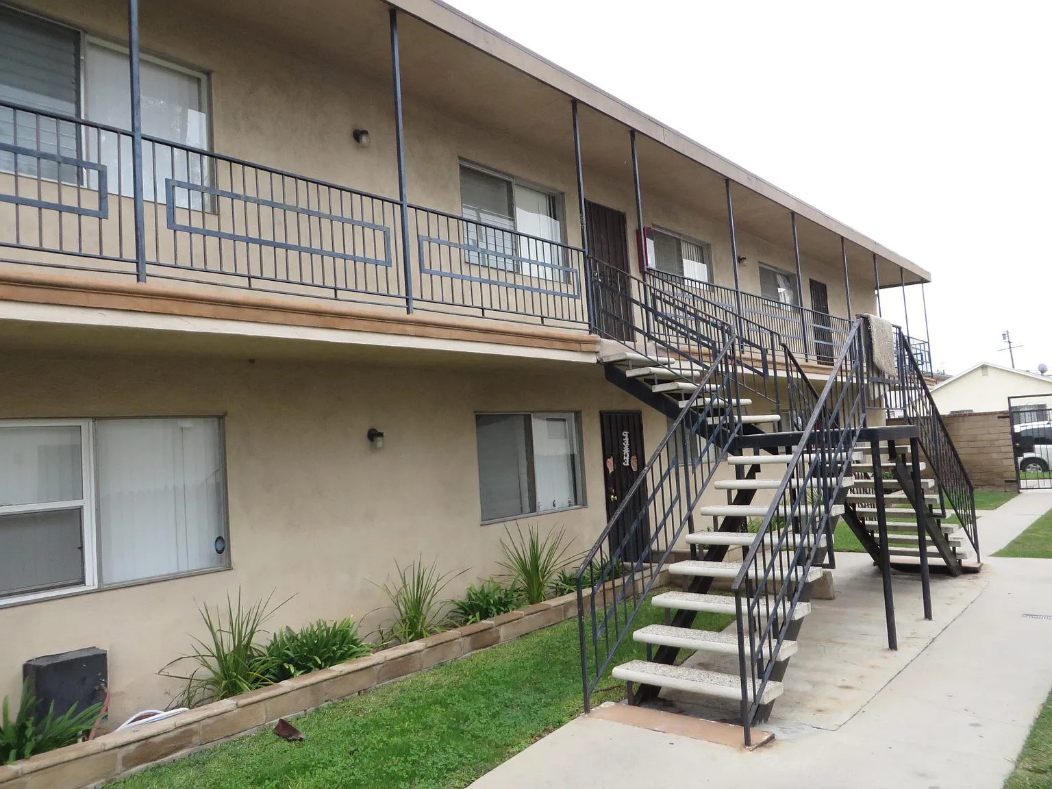 1505 N Stanton Pl — Photo 2