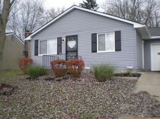 2703 Clubhouse Dr, Columbus, OH 43211