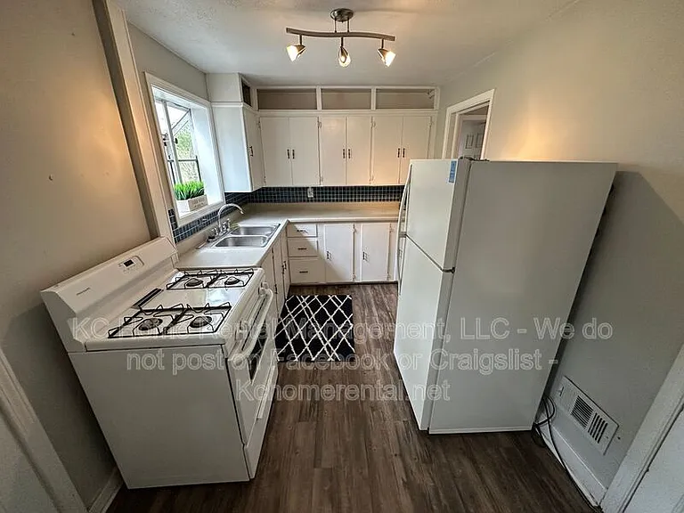 127 W 85th St — Photo 2