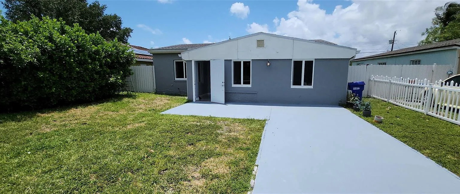 3 bed, 2.0 bath, 1128 sqft, $3,600 — Photo 1