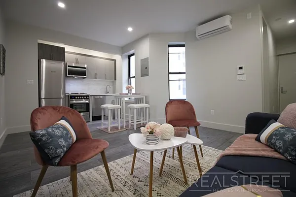 Rented by Real Street Inc | media 4