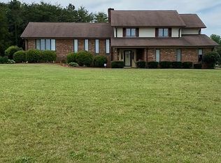 1140 Hickory Trails Rd, Winston Salem, NC 27105