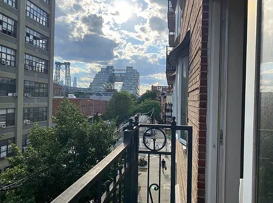 Rented by Corcoran | media 27