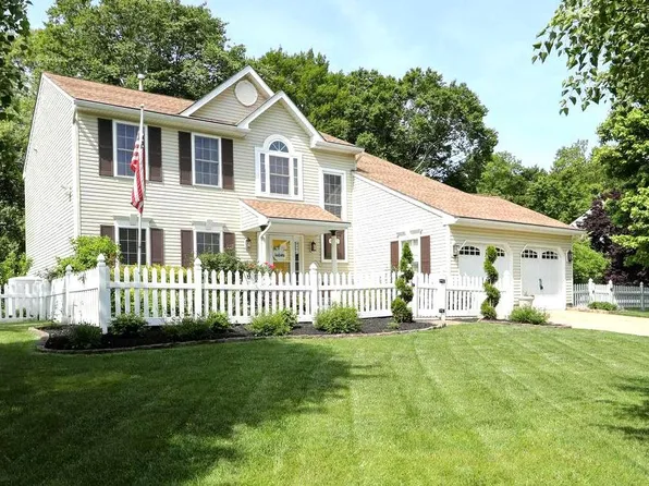 602 Hardwood Grove Ct, Mullica Hill, NJ 08062