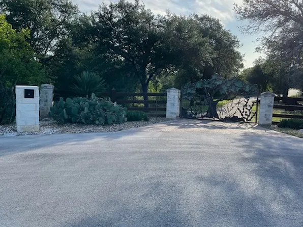 520 Matzig Cv, Buda, TX 78610