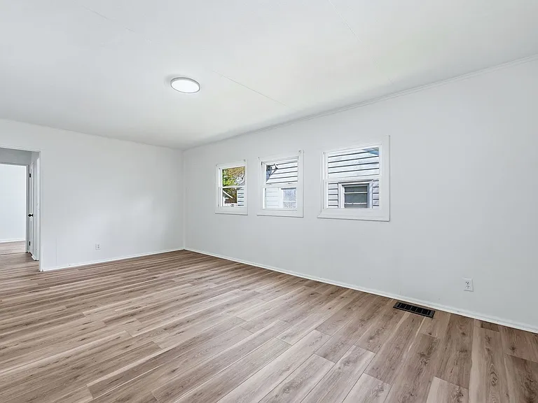 4014 Oliver St — Photo 9