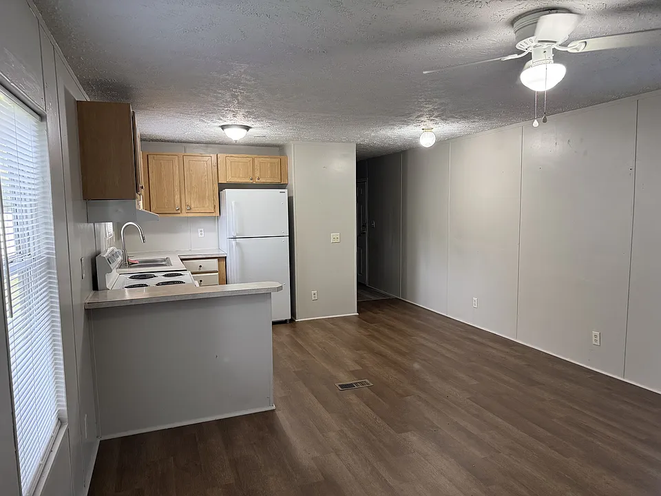 120 Pecan St