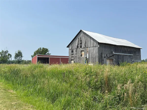4266 Glovers Lake Rd, Arcadia, MI 49613
