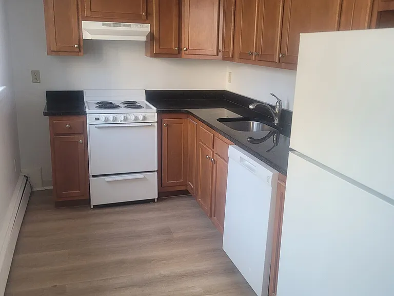 62 Selkirk Rd #1 — Photo 10