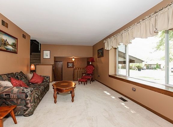 5th image of 8317 Mending Wall Dr