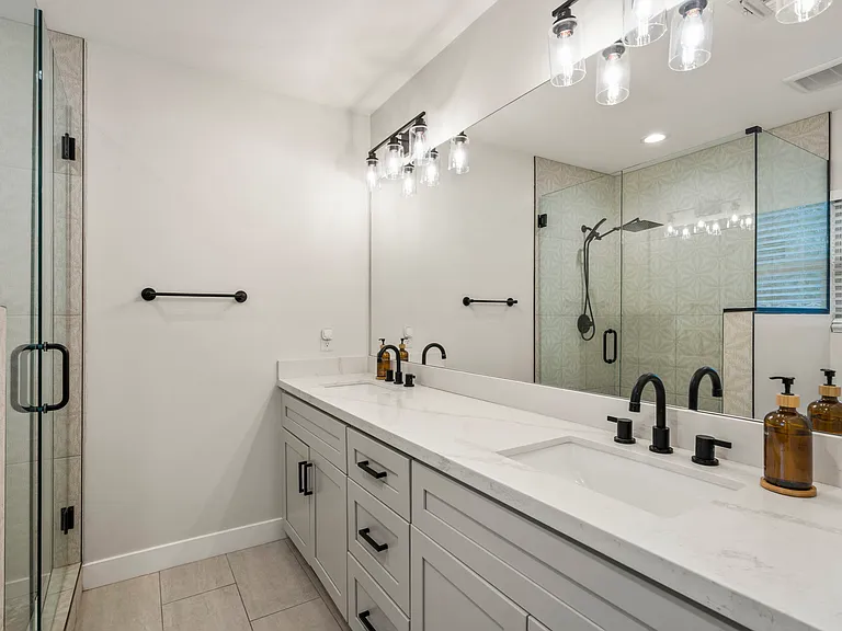 3515 E Piccadilly Rd — Photo 21