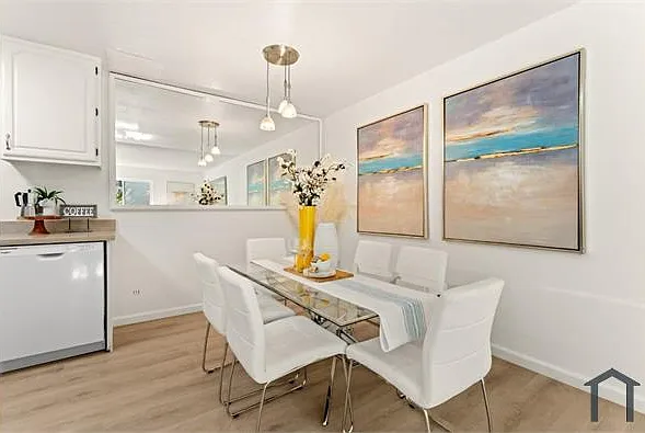 2 bed, 1099 sqft, $3,300 — Photo 1