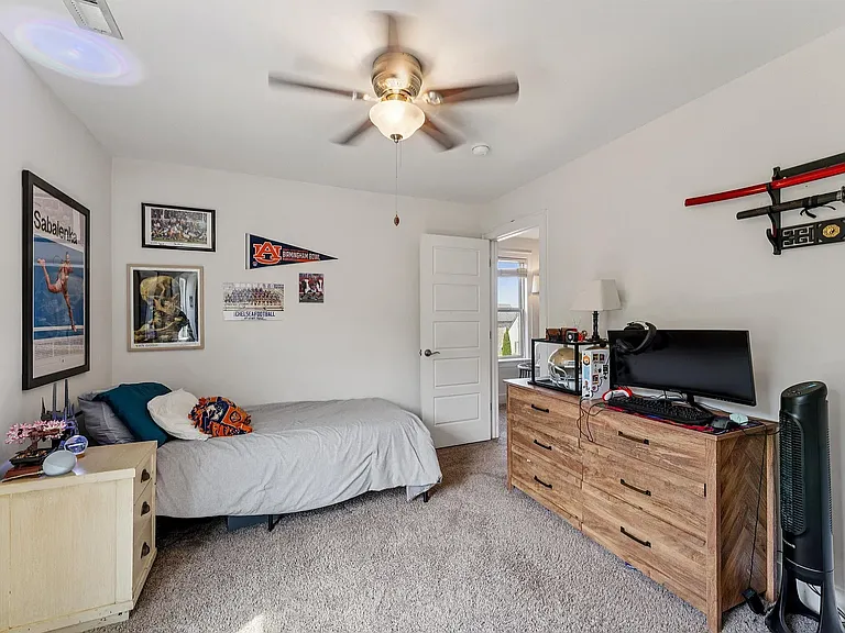 1033 Evan Cir — Photo 13