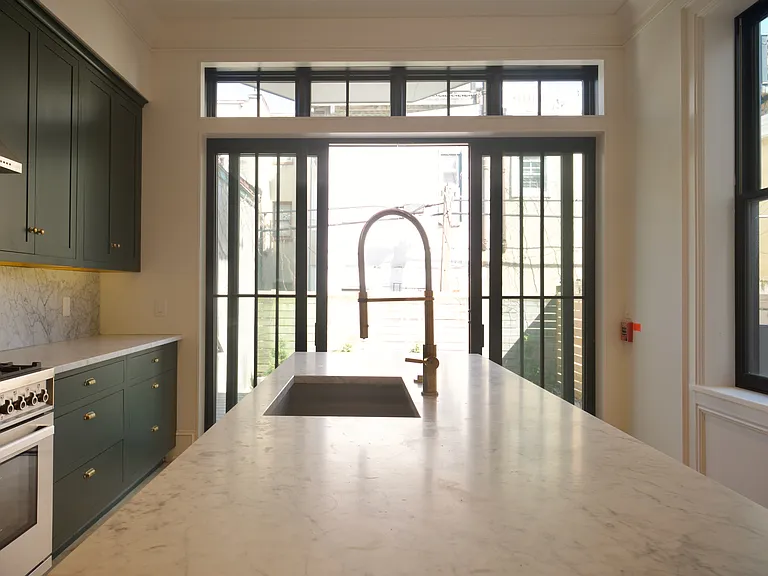 1227 N 6th St #6 — Photo 7