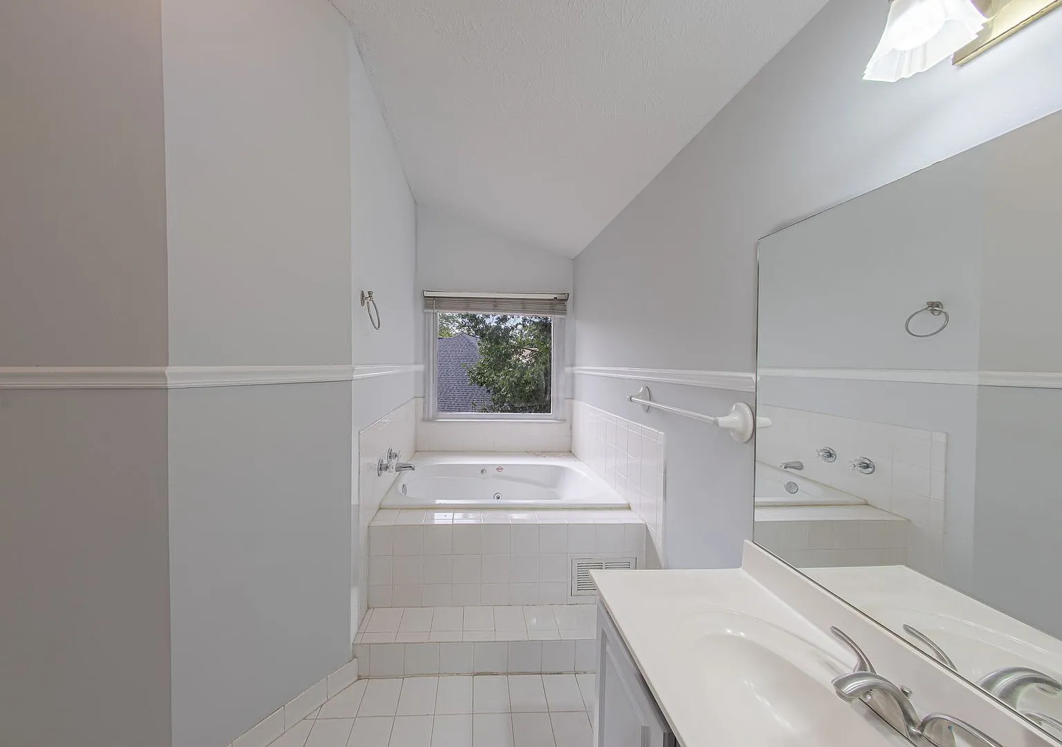 Spacious 4BR Lawrenceville Home | Fresh Paint & Carpet | 2-Car Garage | No HOA — Photo 2