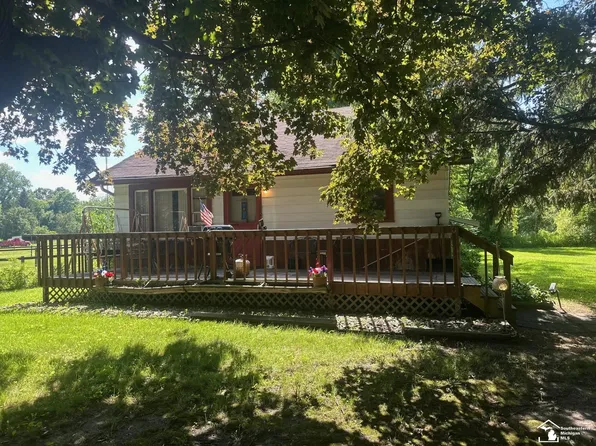 8417 Adler Rd, Lambertville, MI 48144