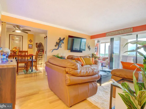 4500 S Four Mile Run Dr APT 1220, Arlington, VA 22204