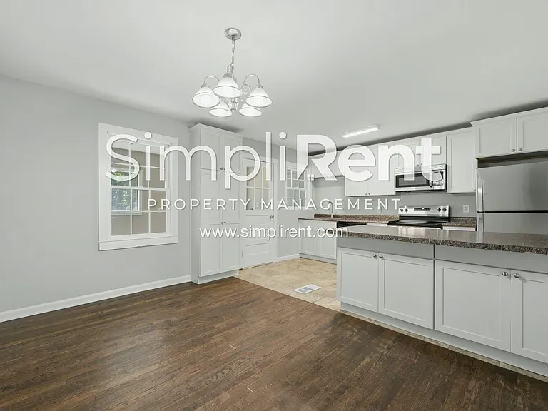4401 Highland Rd — Photo 3