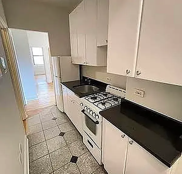 26 Thompson St #5A — Photo 1