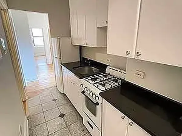 26 Thompson Street image 1 of 10